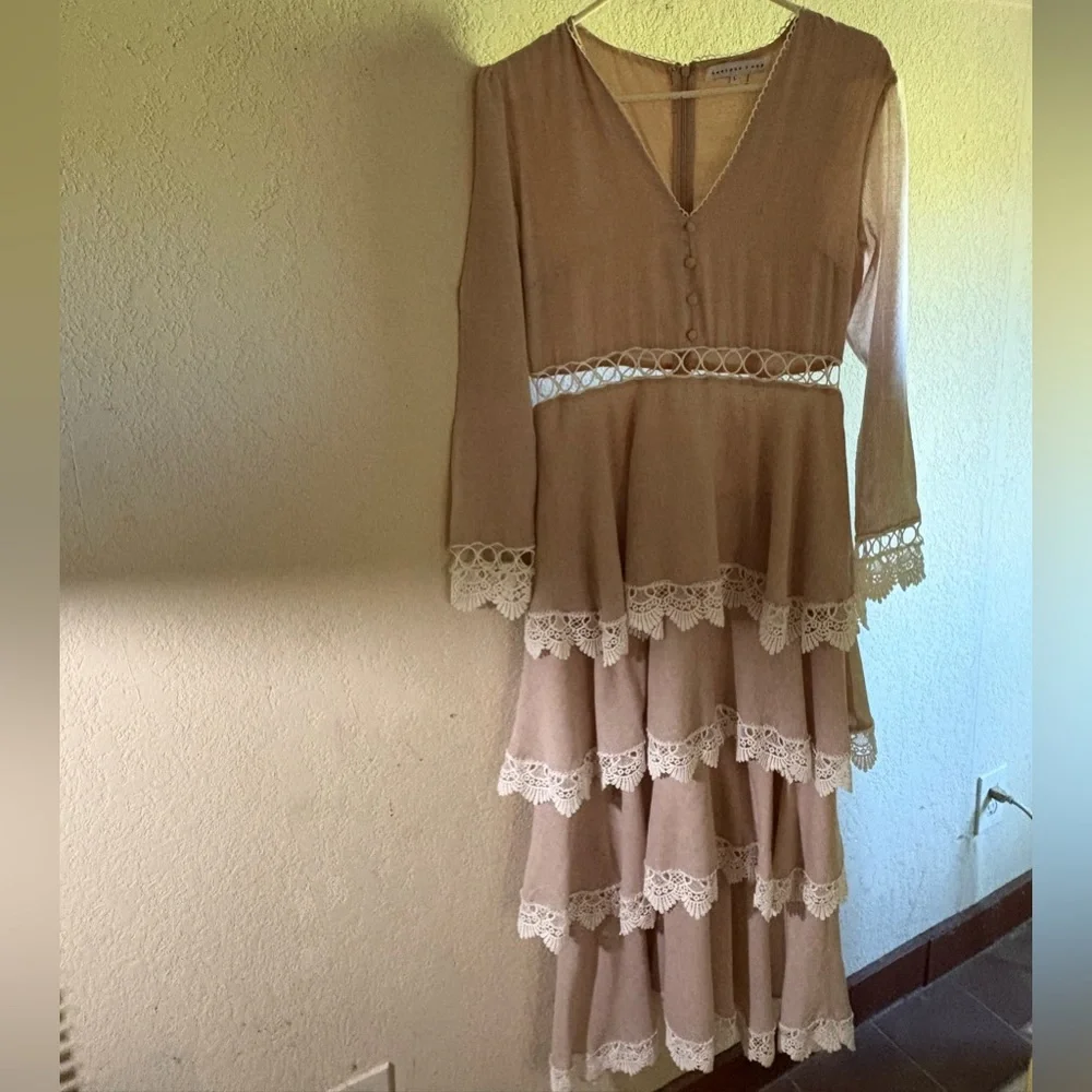 Endless Rose Cream Maxi Dress with Elegant Design - Picture 3 of 8